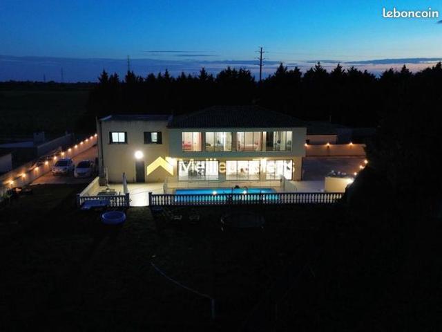 Maison 7 pièces 310 m²