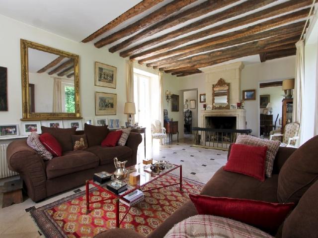 Maison 7 pièces 310 m²