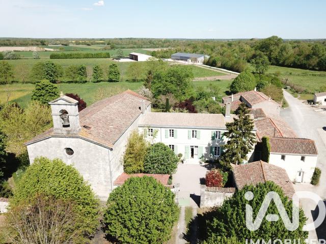 Maison 7 pièces 310 m²