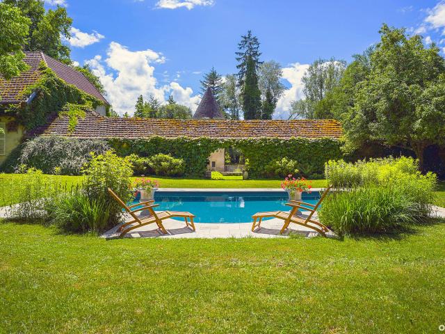 Maison 7 pièces 310 m²