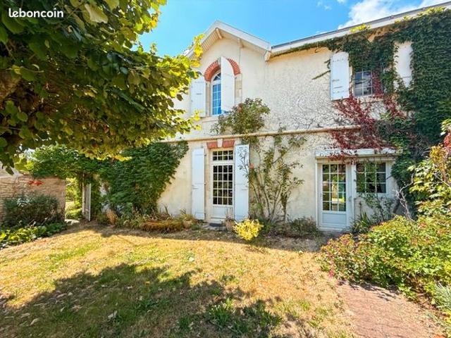 Maison 7 pièces 312 m²