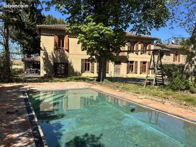 Maison 7 pièces 312 m²