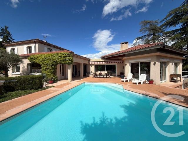 Maison 7 pièces 313 m²