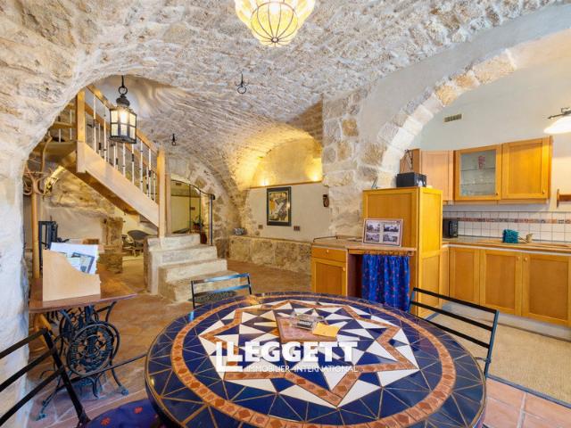 Maison 7 pièces 324 m²