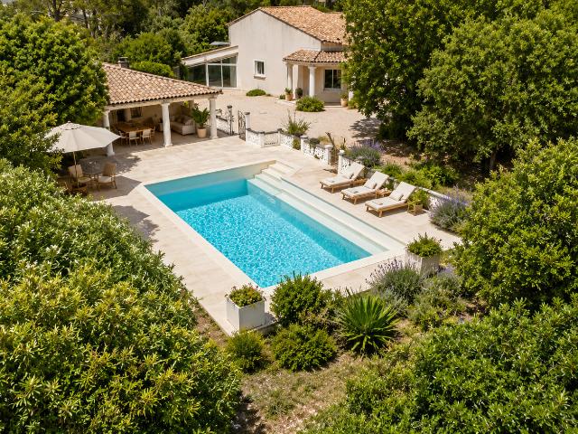 Maison 7 pièces 300 m²