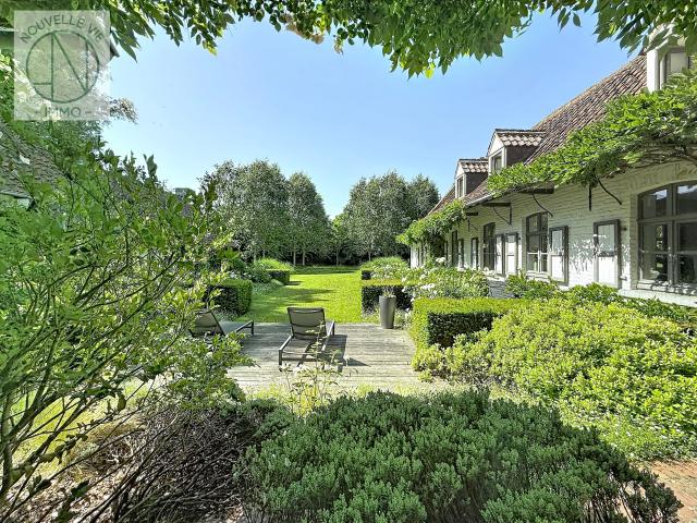 Maison 7 pièces 325 m²