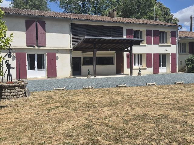 Maison 7 pièces 325 m²