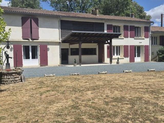 Maison 7 pièces 325 m²