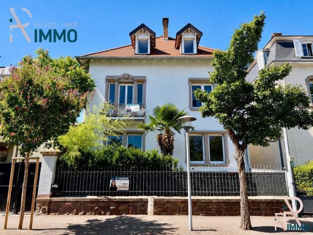 Maison 7 pièces 328 m²