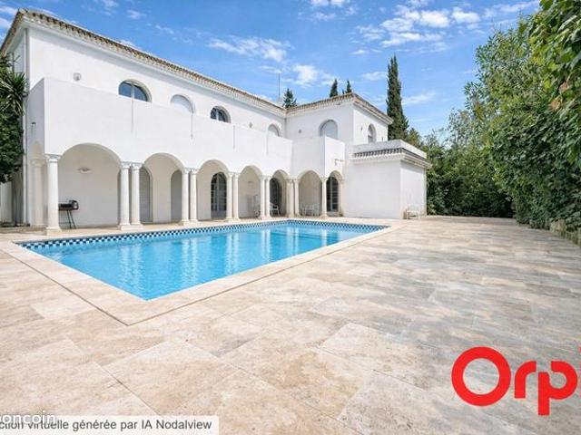Maison 7 pièces 328 m²