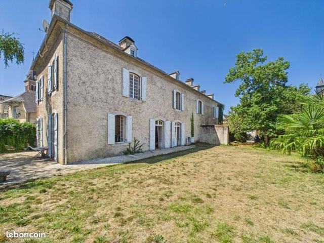 Maison 7 pièces 328 m²
