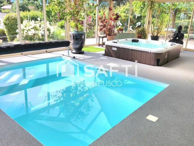 Maison 7 pièces 328 m²