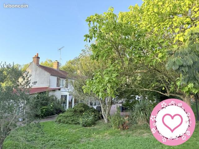 Maison 7 pièces 328 m²