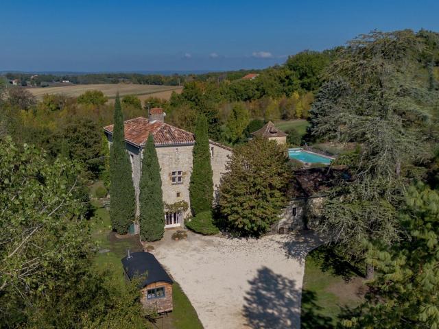 Maison 7 pièces 320 m²