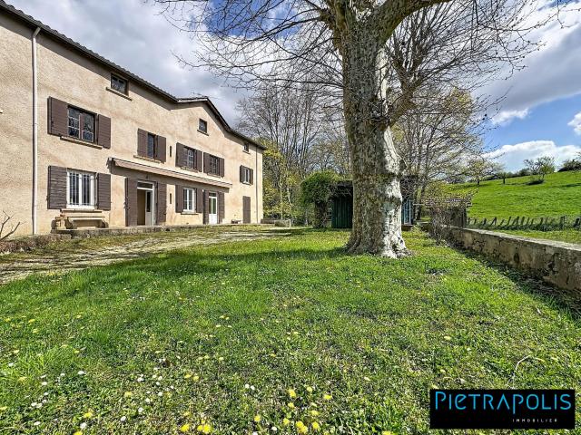 Maison 7 pièces 320 m²