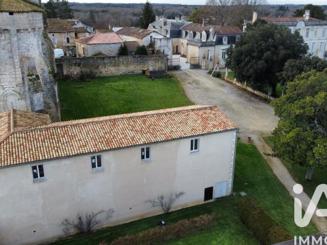 Maison 7 pièces 320 m²