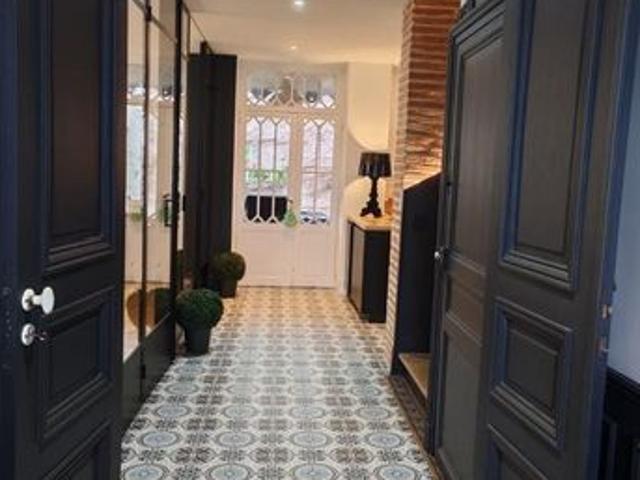 Maison 7 pièces 320 m²