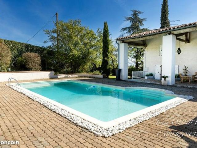 Maison 7 pièces 320 m²