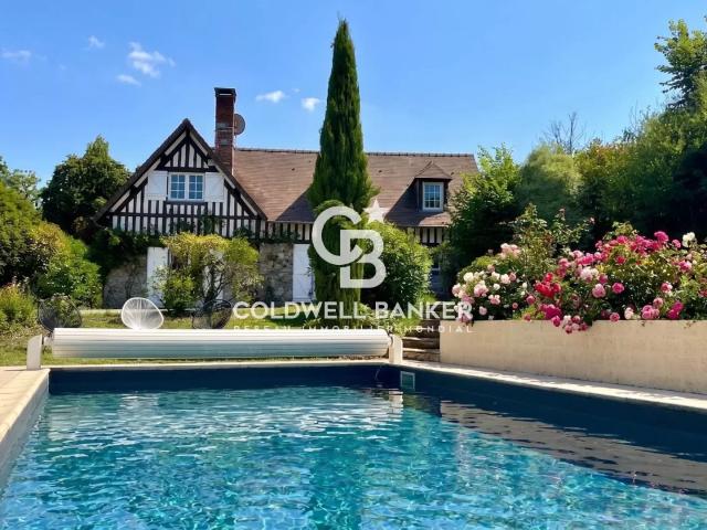 Maison 7 pièces 320 m²