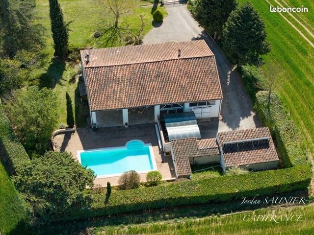 Maison 7 pièces 320 m²