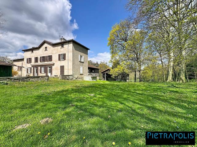 Maison 7 pièces 320 m²