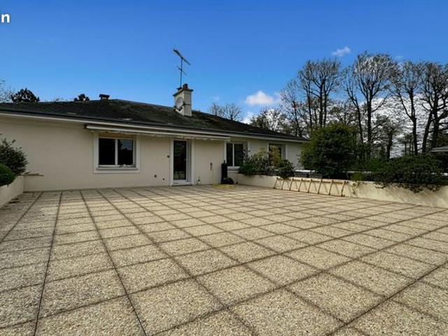 Maison 7 pièces 320 m²