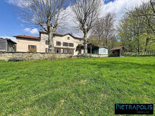 Maison 7 pièces 320 m²