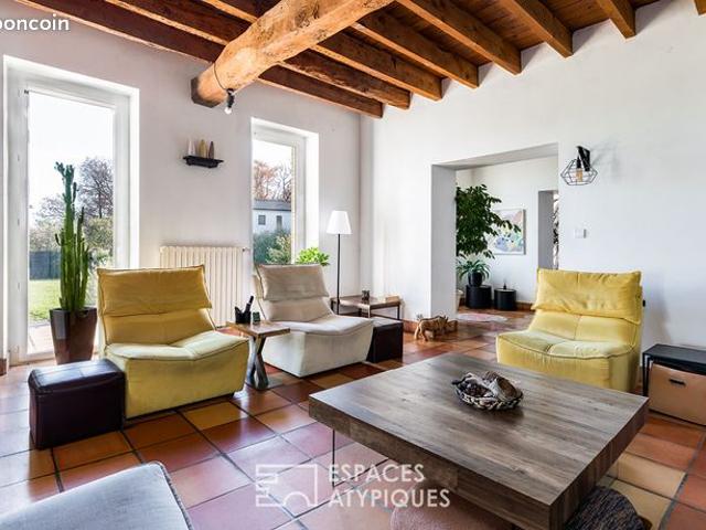 Maison 7 pièces 321 m²