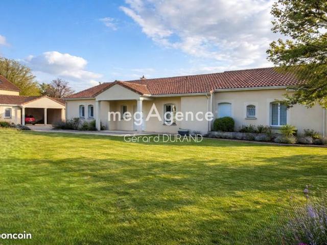 Maison 7 pièces 322 m²