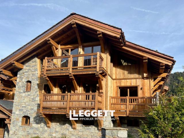 Maison 7 pièces 323 m²
