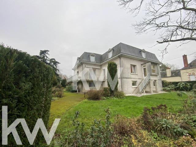 Maison 7 pièces 323 m²