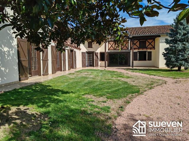 Maison 7 pièces 323 m²