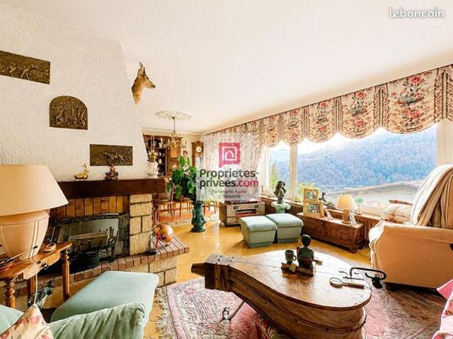 Maison 7 pièces 323 m²