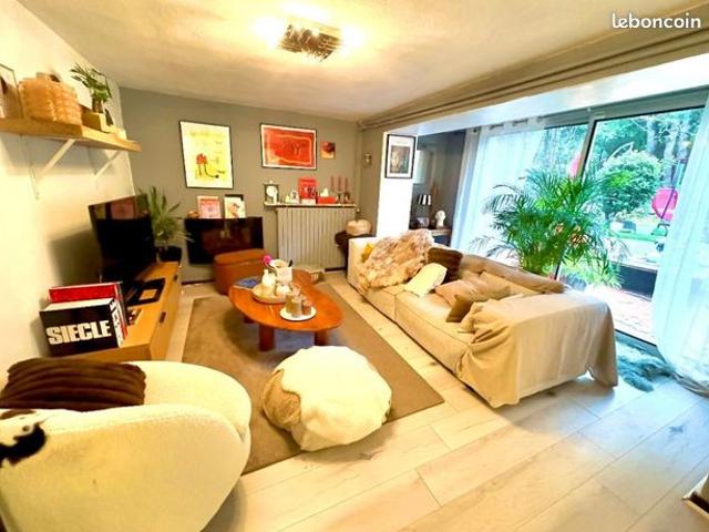 Maison 7 pièces 334 m²