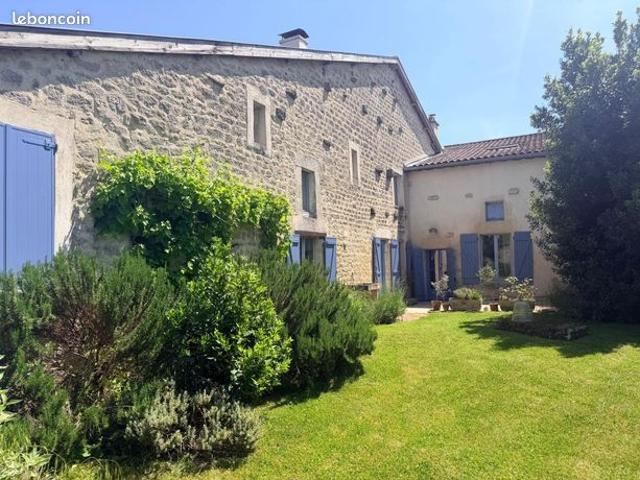 Maison 7 pièces 334 m²