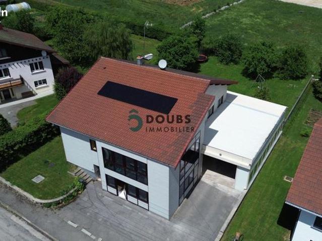 Maison 7 pièces 335 m²