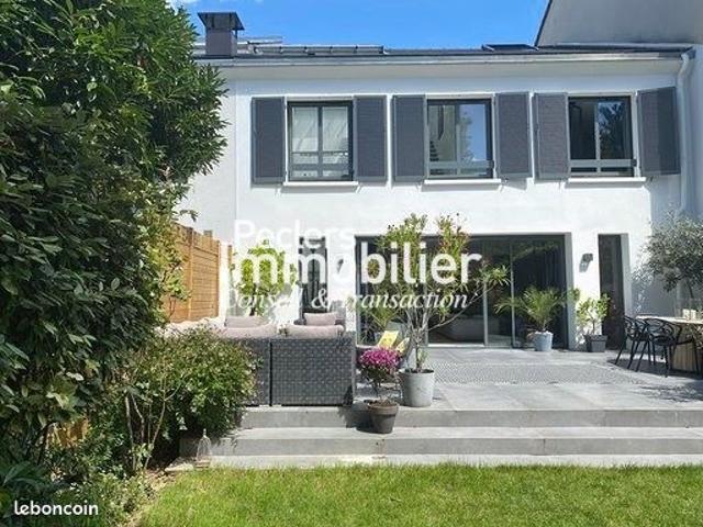 Maison 7 pièces 336 m²