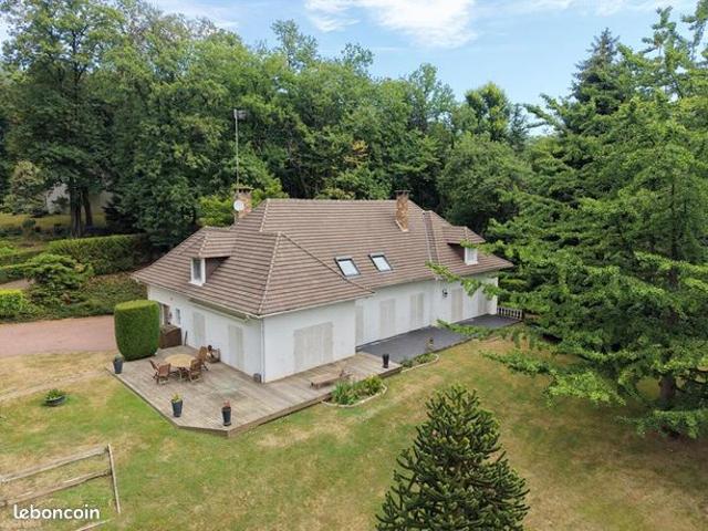 Maison 7 pièces 338 m²