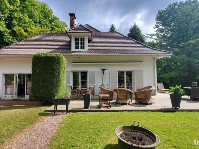 Maison 7 pièces 338 m²