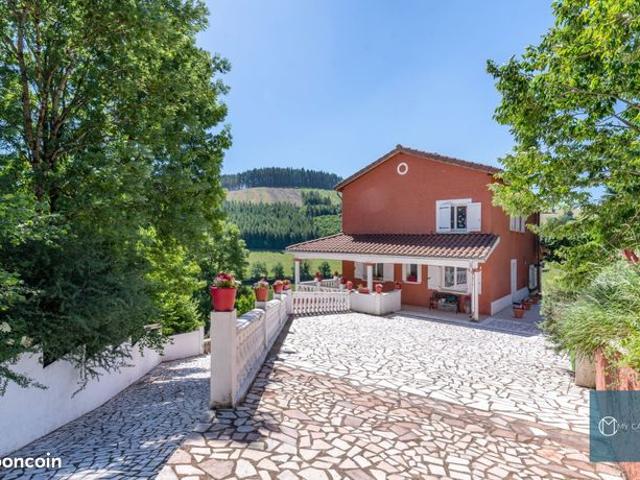 Maison 7 pièces 339 m²