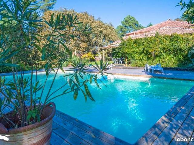 Maison 7 pièces 339 m²