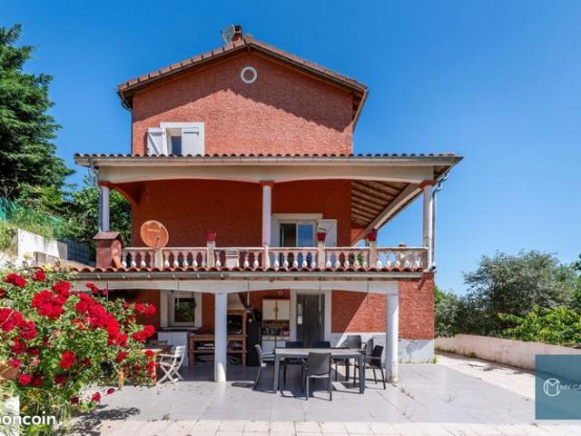 Maison 7 pièces 339 m²
