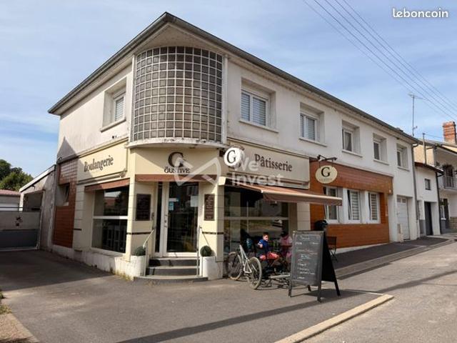 Maison 7 pièces 330 m²