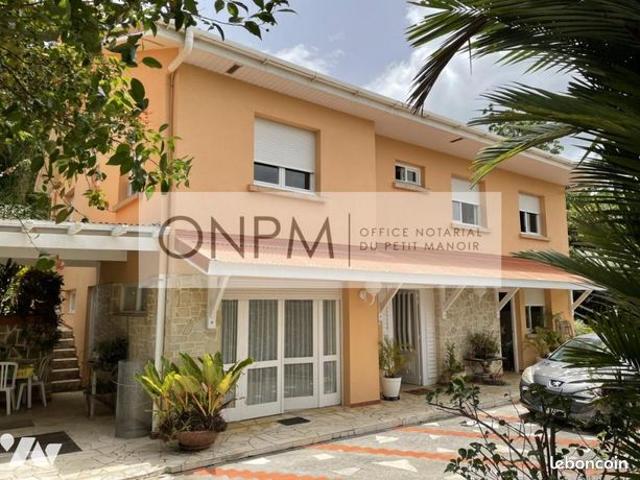 Maison 7 pièces 330 m²