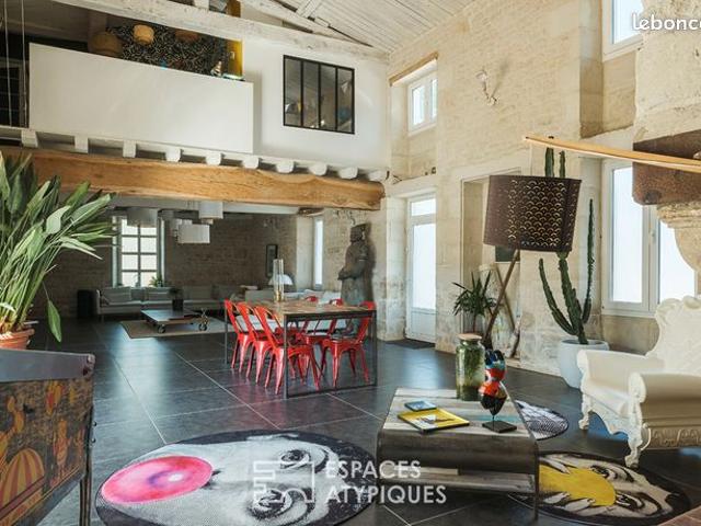 Maison 7 pièces 330 m²
