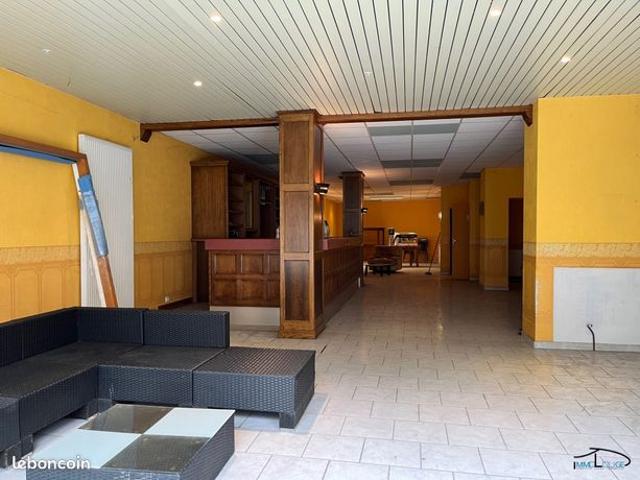 Maison 7 pièces 331 m²