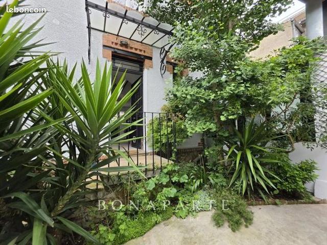 Maison 7 pièces 332 m²