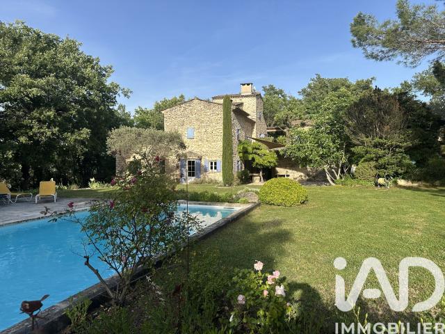 Maison 7 pièces 345 m²