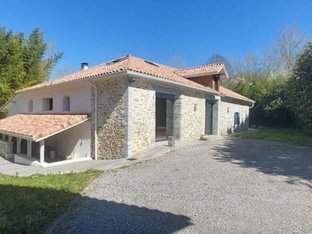 Maison 7 pièces 345 m²