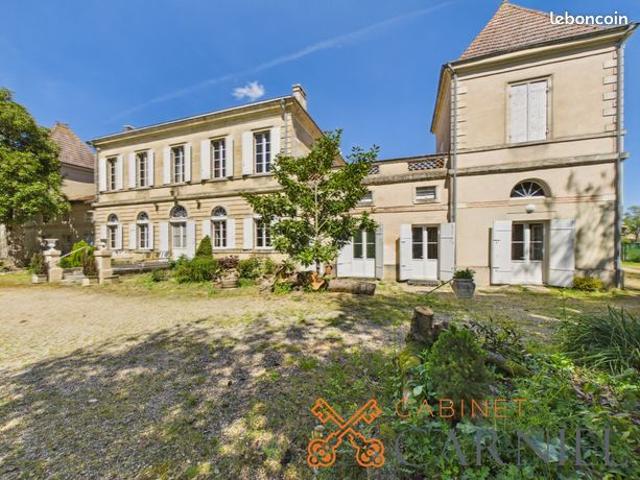 Maison 7 pièces 345 m²